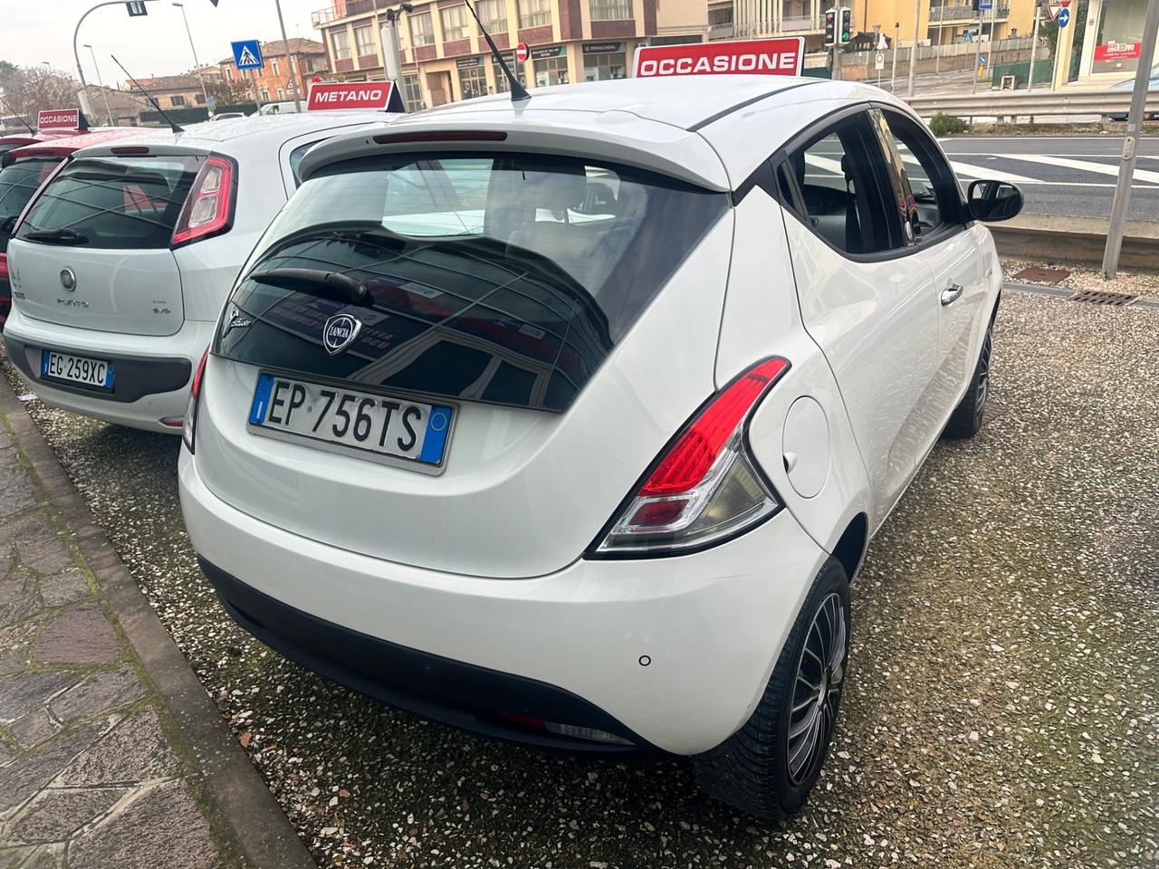Lancia Ypsilon 0.9 TwinAir 85 CV 5 porte Metano Ecochic Gold