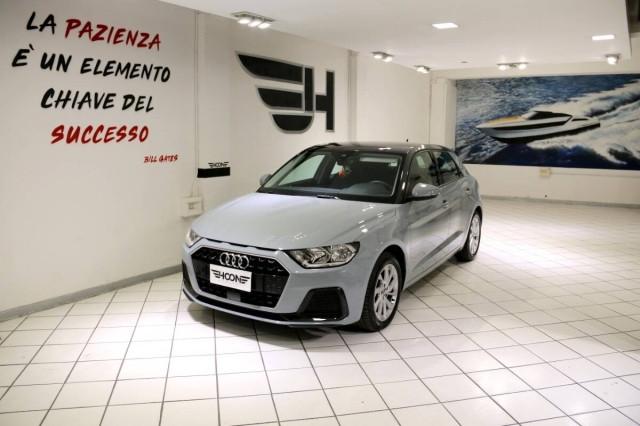 Audi A1 25 1.0 tfsi Identity Black s-tronic