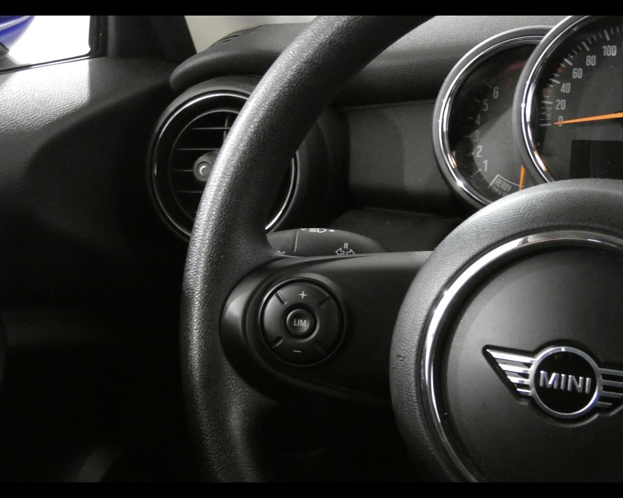 MINI Mini 4ª serie (F56) - Mini 1.5 One 75 CV