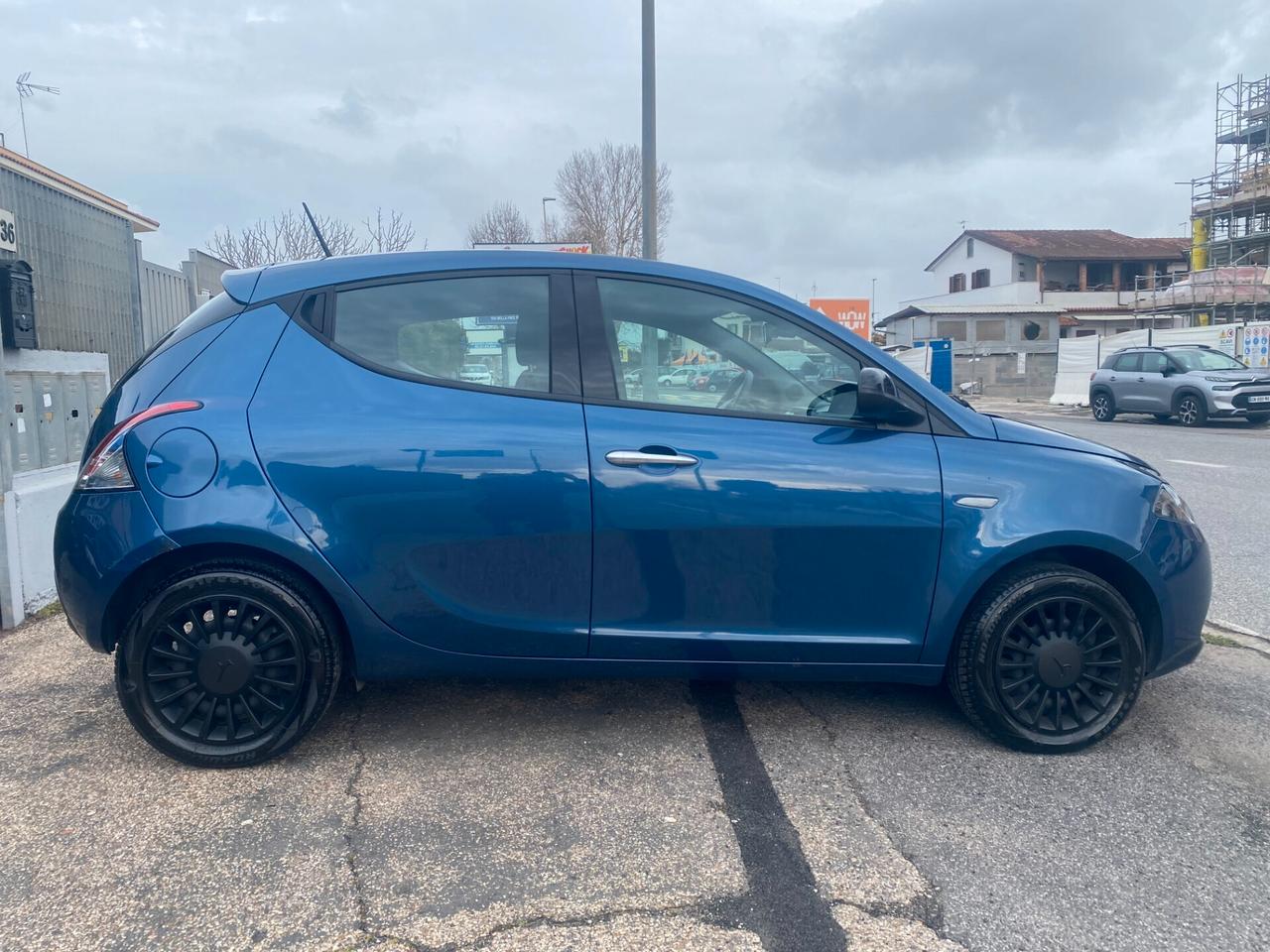 LANCIA Ypsilon 1.0 Hybrid 70Cv 5posti Silver