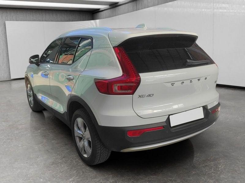 Volvo XC40 1.5 t2 Momentum auto my21