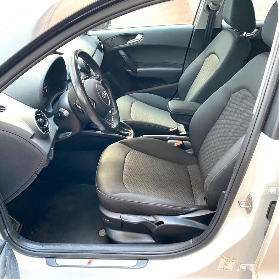 Audi A1 SPB 1.0 TFSI AUTOM. S-LINE NAVY OK NEOPATENTATI