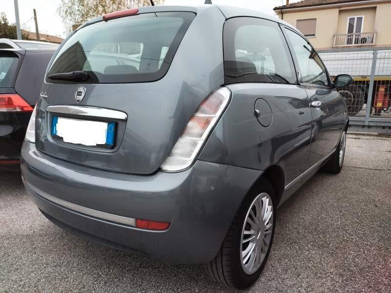 Lancia Ypsilon 1.4 Oro Giallo
