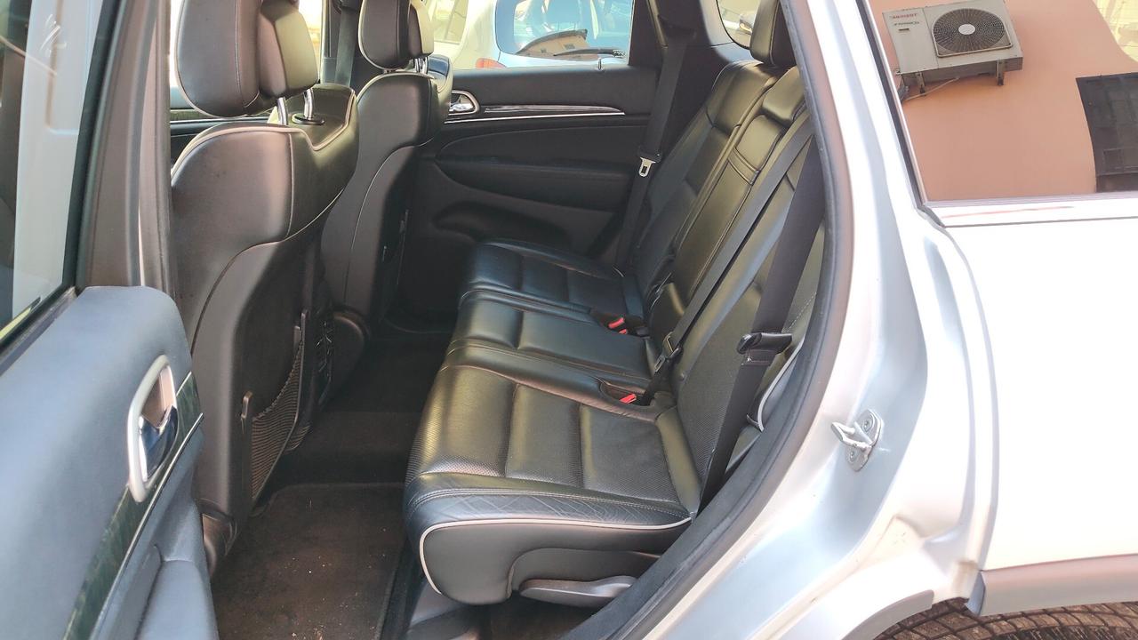 Jeep Grand Cherokee 3.0 CRD Overland + Gancio