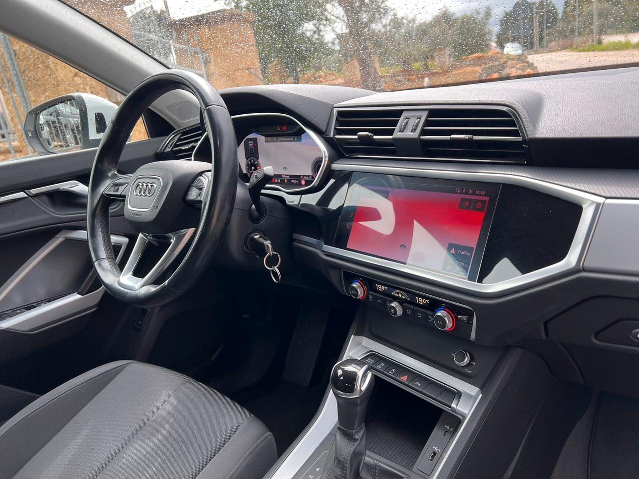 Audi Q3 40 TDI quattro S tronic Business Advanced