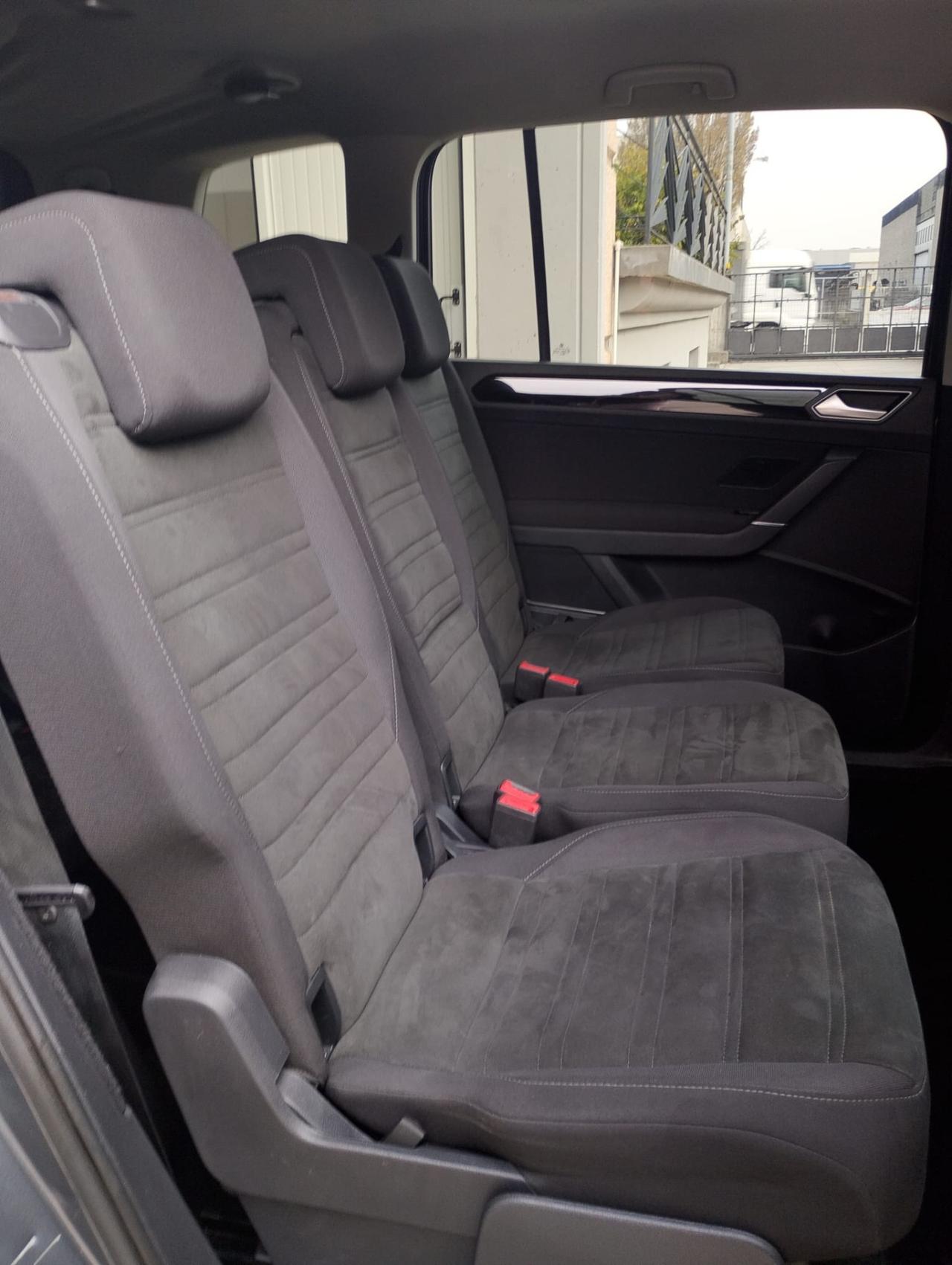 Volkswagen Touran 2.0 TDI 150 CV SCR DSG Executive BlueMotion Tech.