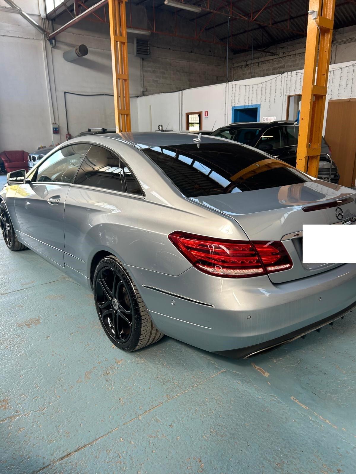 Mercedes-benz E 220 CDI Coupé Premium