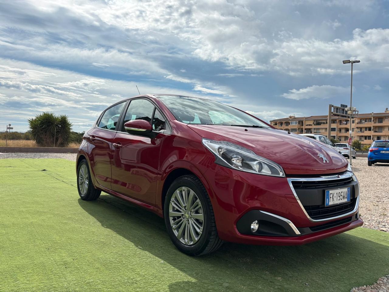 Peugeot 208 Utilitaria 1.2 Benzina