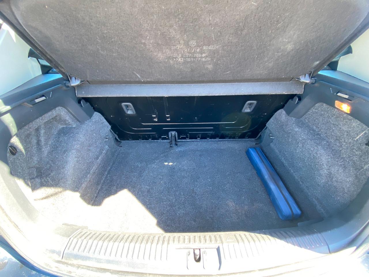 VOLKSWAGEN Polo 1.0 Benz. UNIPRO' / NEOPATENT.