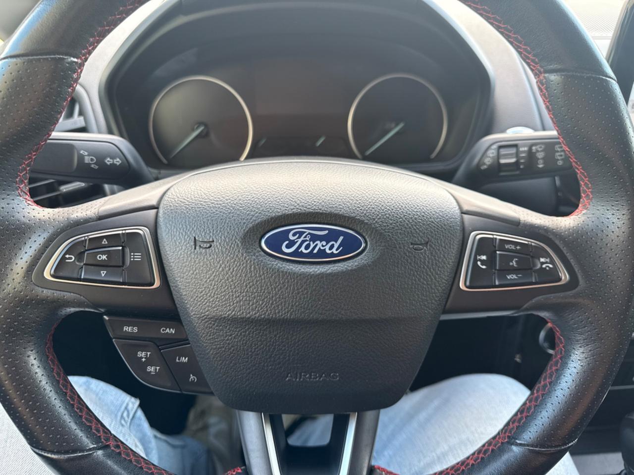Ford EcoSport ST-Line Plus - 25000KM