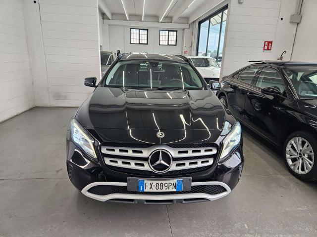 Mercedes-Benz GLA 180 premium NEOPATENTATI