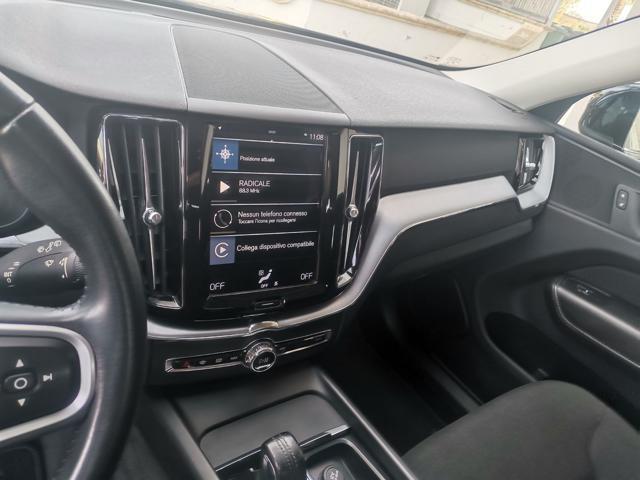 VOLVO XC60 B4 (d) AWD Geartronic Momentum Pro