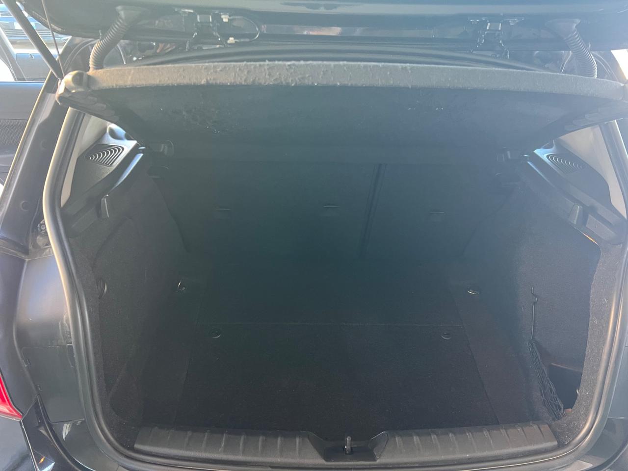 Bmw 118 118d 5p. Advantage