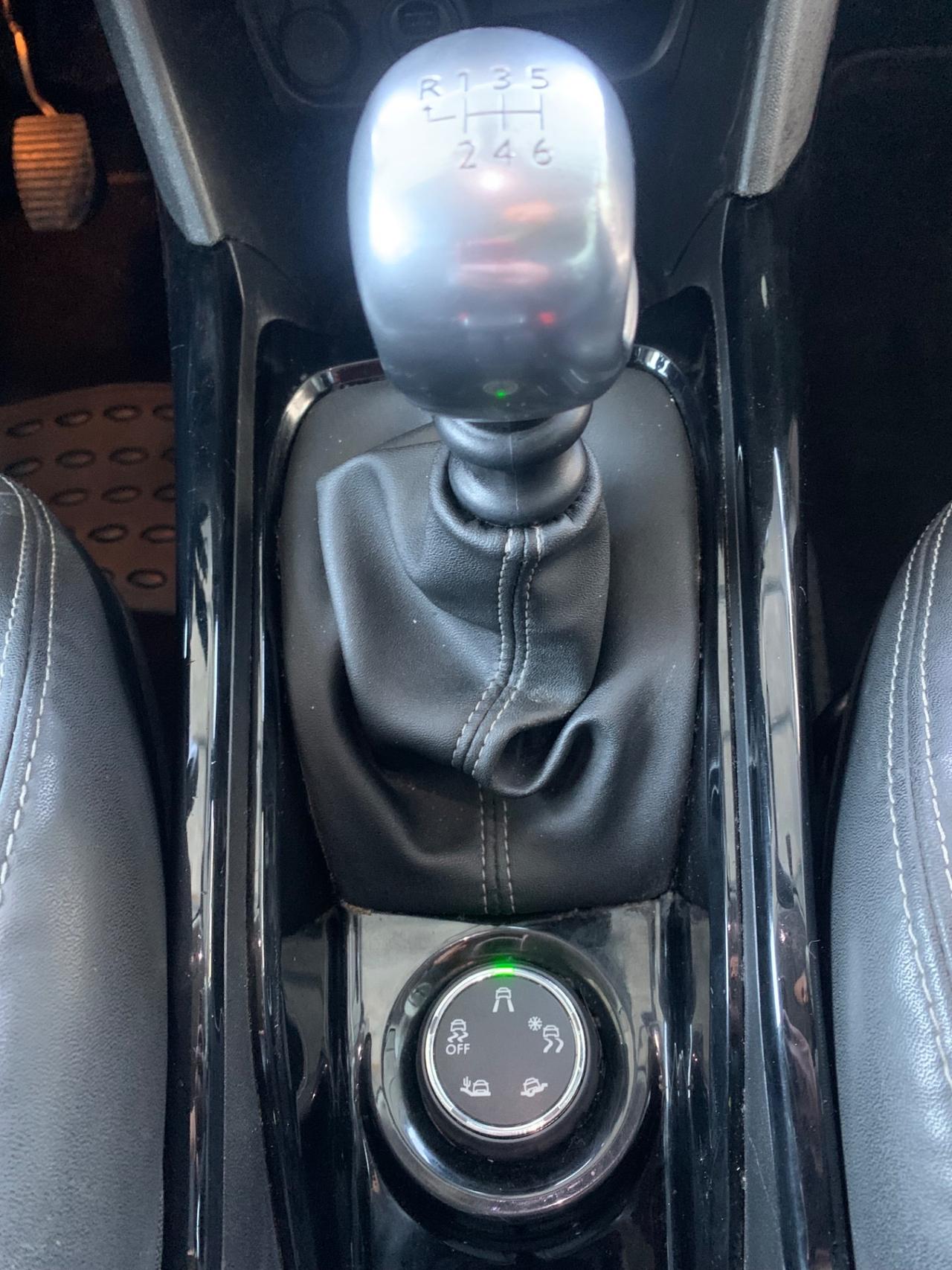 Peugeot 2008 BlueHDi 120 S&S Black Matt