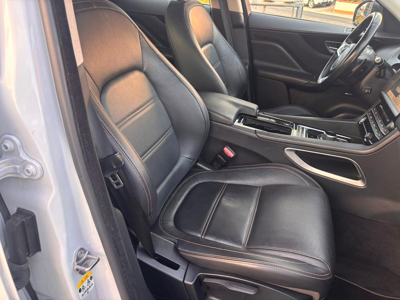 Jaguar F-Pace 2.0 D 180 CV AWD aut. Prestige