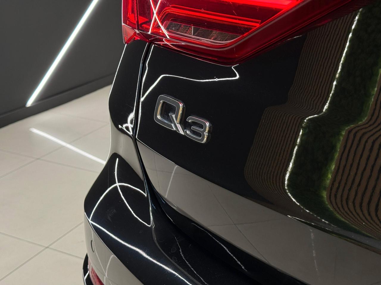 Audi Q3 35 TDI S tronic Business