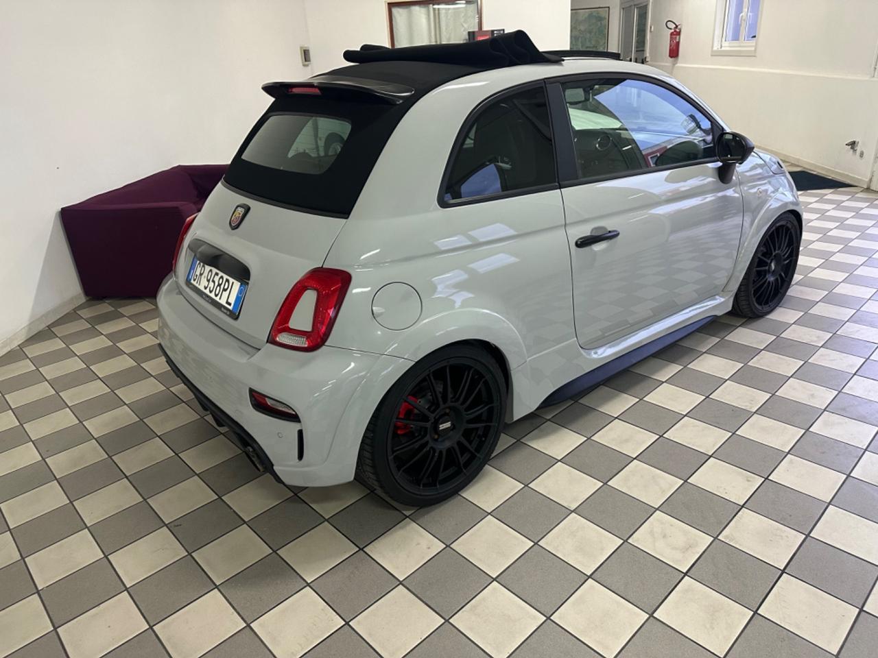 Abarth 595 1.4 Turbo 300 Cavalli