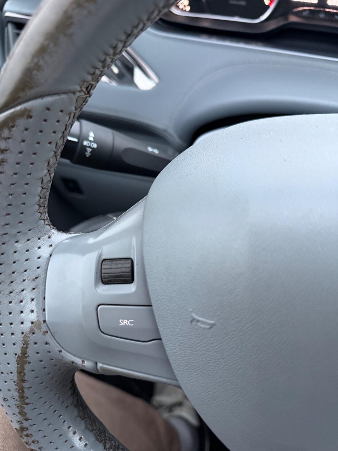 Peugeot 208 PureTech 82 5 porte Allure