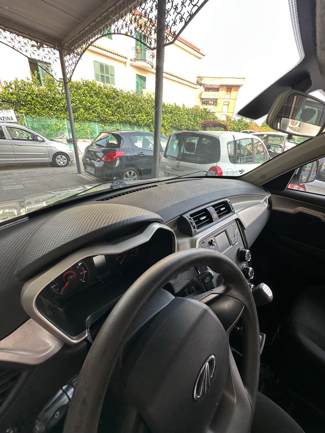 Mahindra KUV100 1.2 VVT K8
