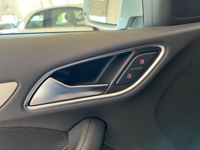 AUDI Q3 2.0 TDI quattro S tronic //S LINE//TETTO//