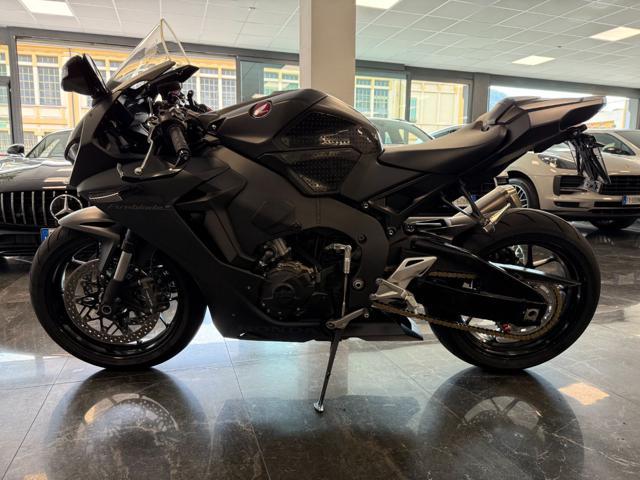 HONDA CBR 1000 RR Fireblade