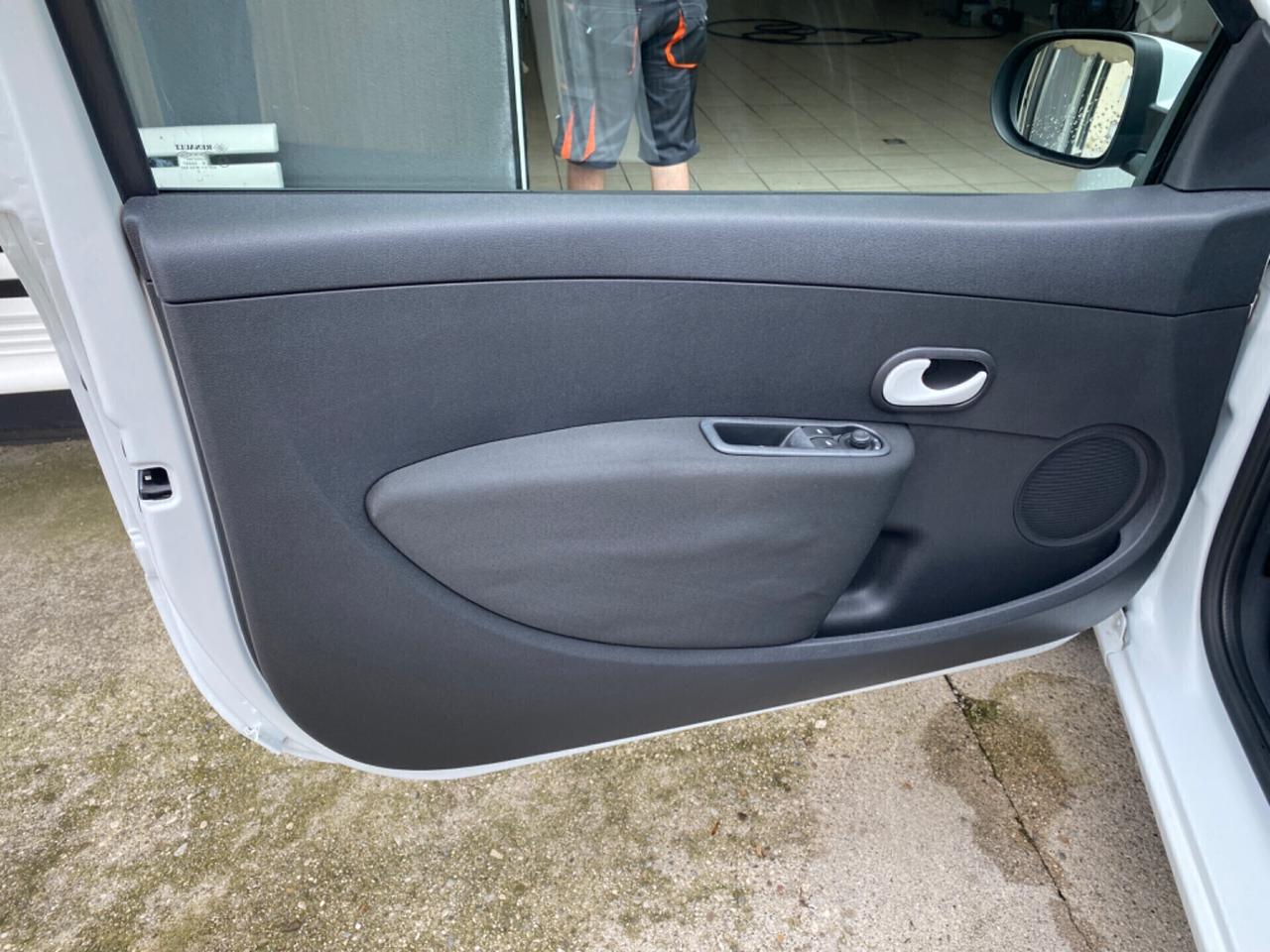 Renault Clio 1.2 3 p Yahoo X neopatentati