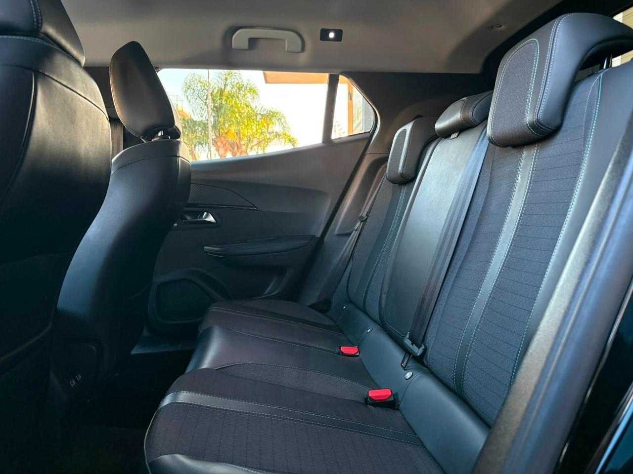 Peugeot 2008 PureTech 130 S&S Allure Pack