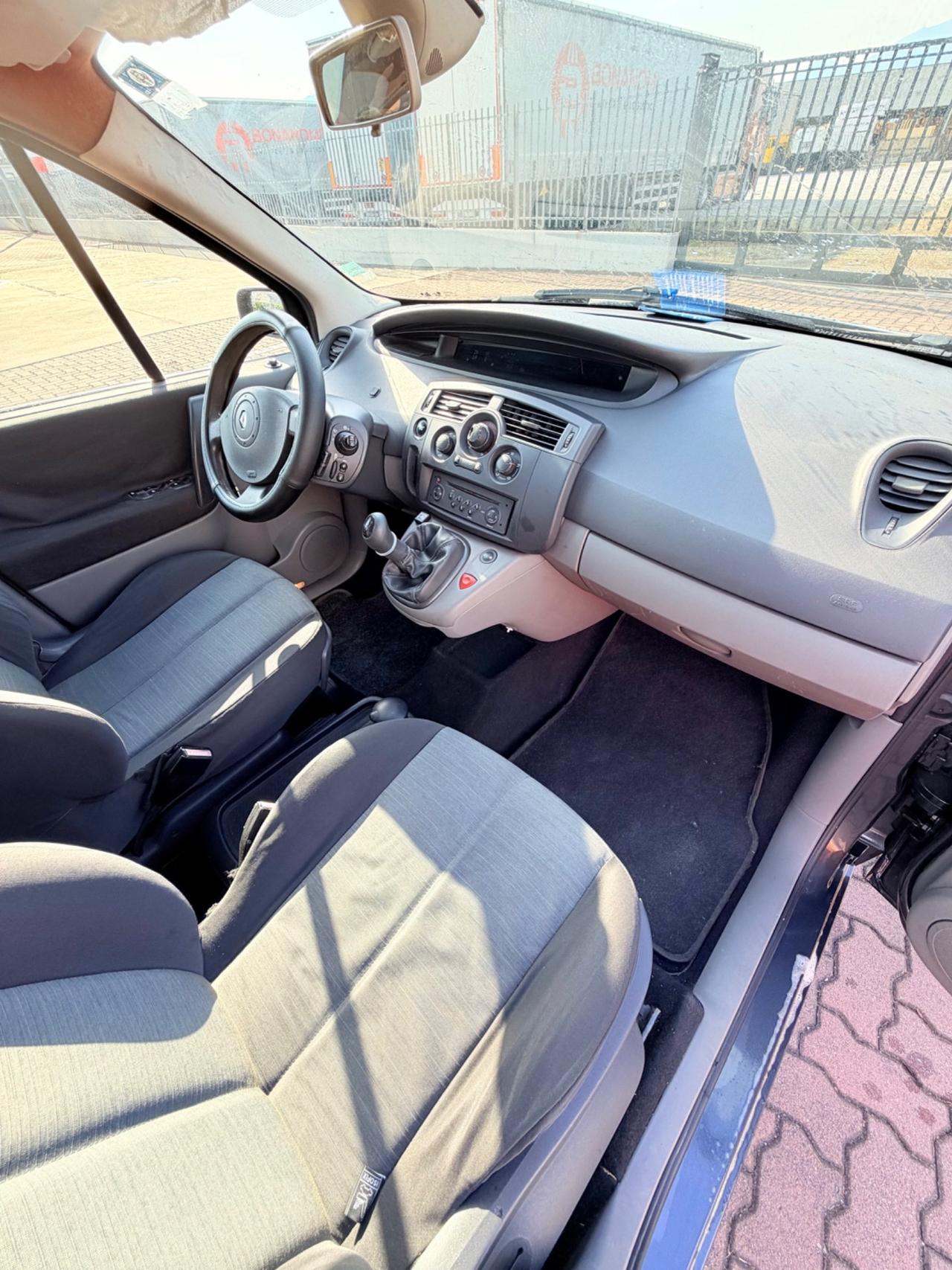 Renault Scenic Scénic 7 Posti GPL