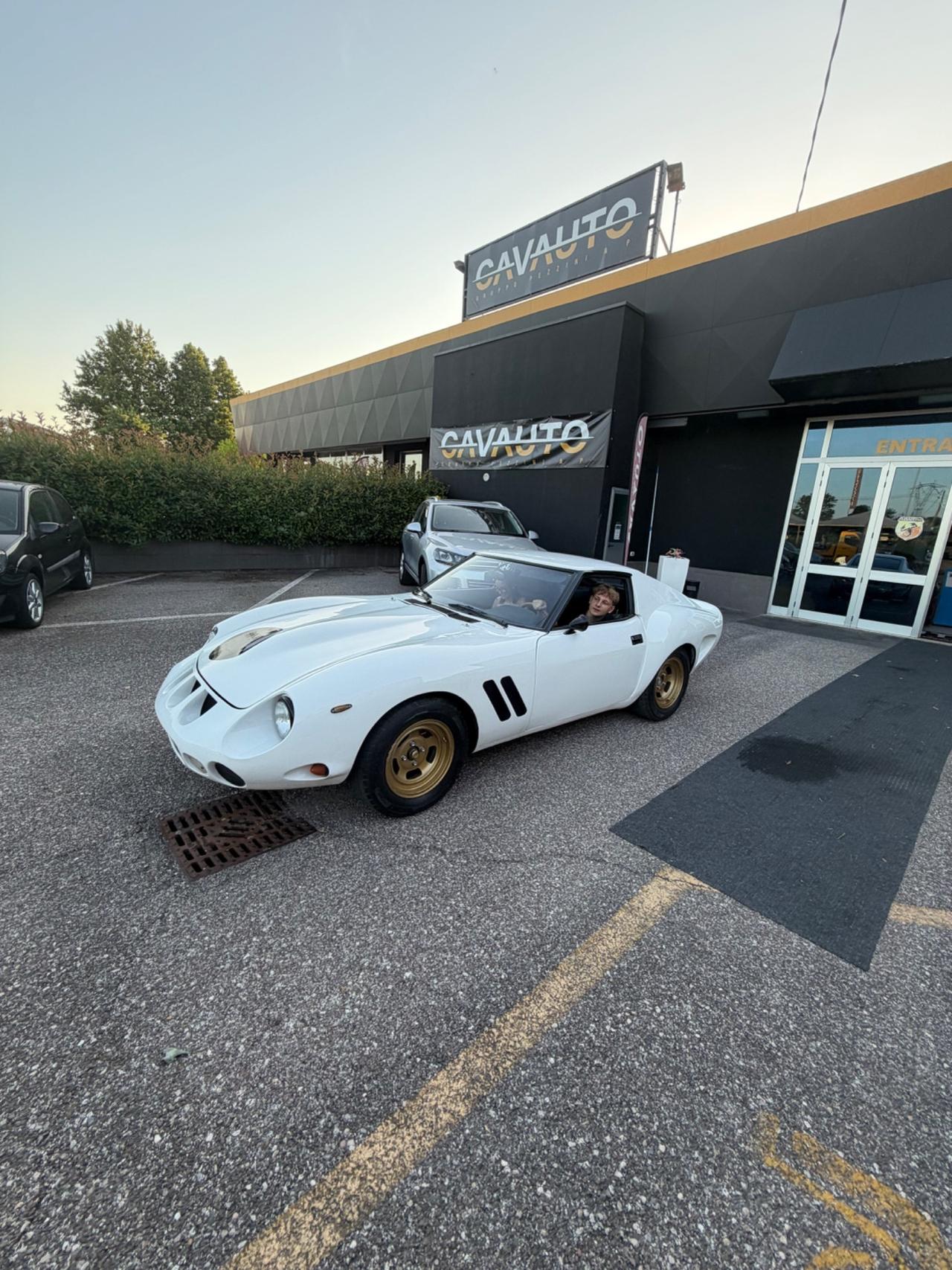 Nissan 280 ZX particolare restauro GTO 250