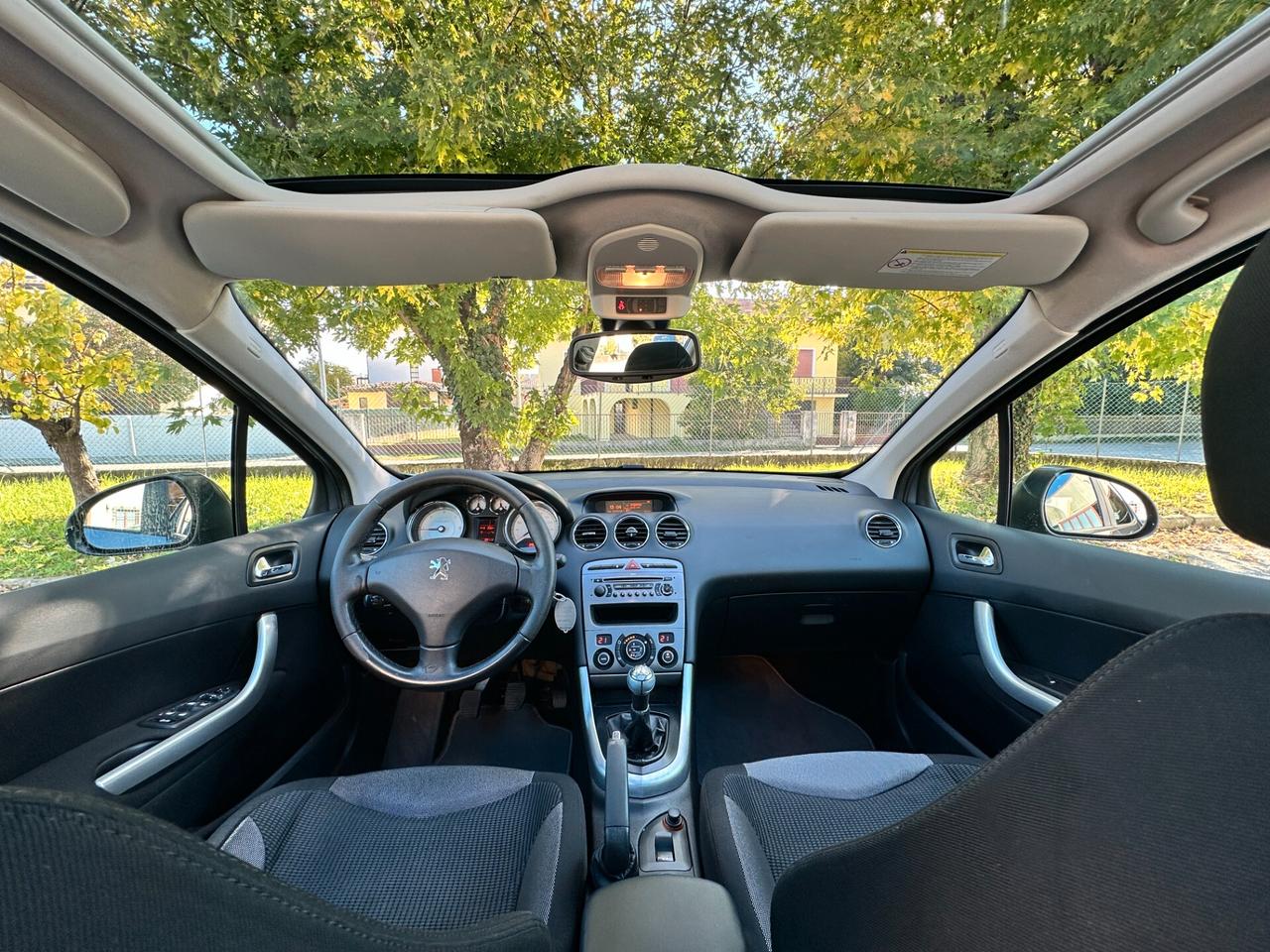 Peugeot 308 1.6 HDi 110CV 5p. Ciel Féline 2008