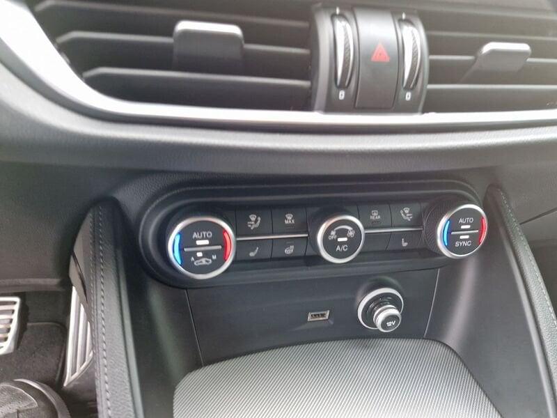 Alfa Romeo Stelvio My23 2.2 Turbo Diesel210 Cv Awd Veloce