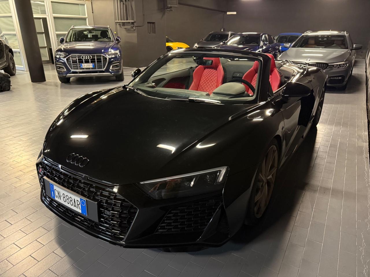 Audi R8 Spyder V10 RWD S tronic performance