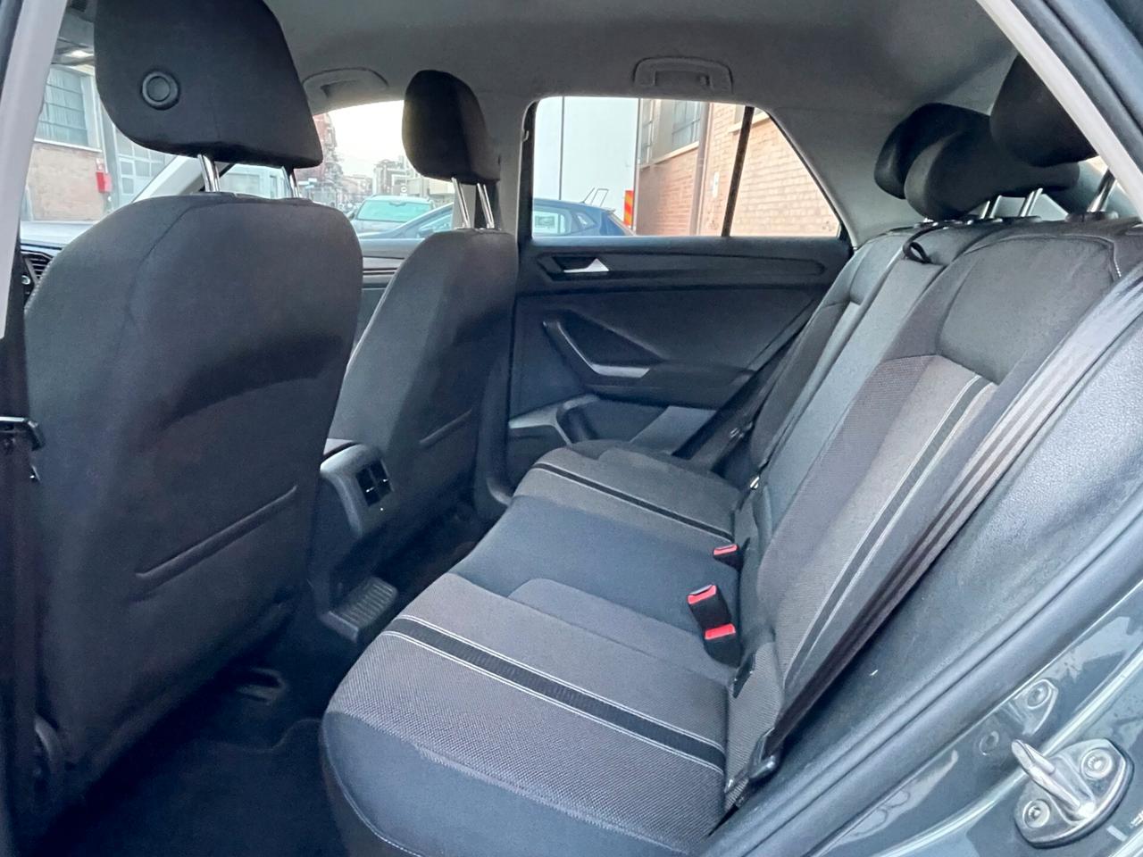 Volkswagen T-Roc 115 CV FULL OPTIONAL- UNICO PROPRIETARIO