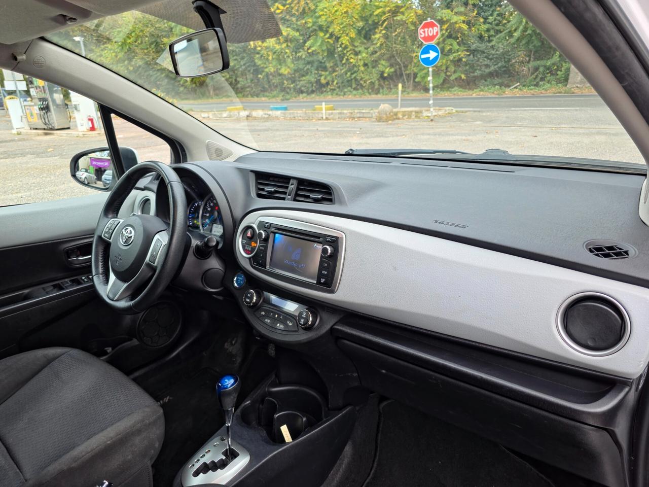 Toyota Yaris 1.5 Hybrid 5 porte Lounge 2014-E5B Automatica NEO