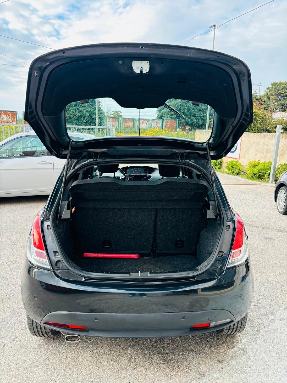 Lancia Ypsilon 1.2 69 CV 5 porte S&S Gold