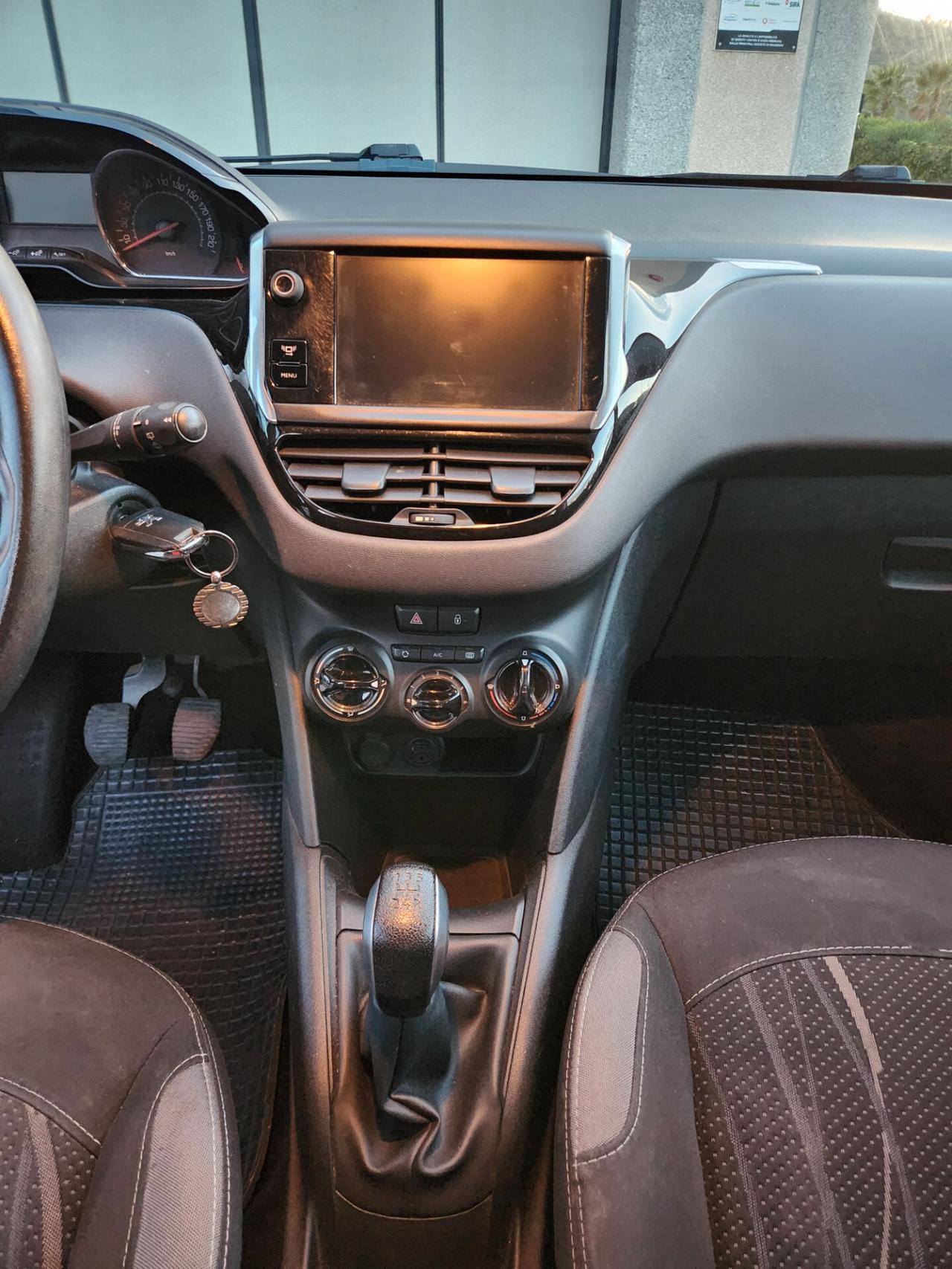 Peugeot 208 1.4 HDi 68 CV 5 porte Allure