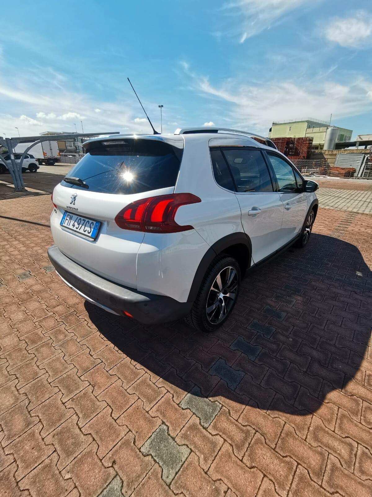 Peugeot 2008 BlueHDi 100 Allure 2017 NAV/RETROC.