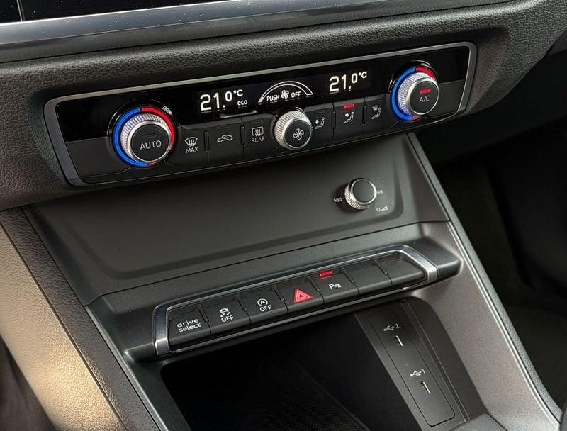 Audi Q3 SPB S Line interno ed esterno 2.0 TDI 150CV S-Tronic 35