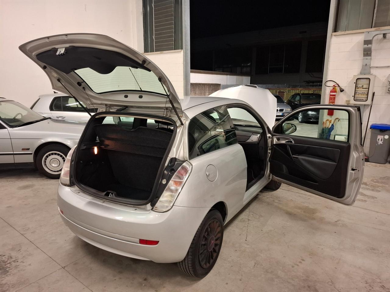 Lancia Ypsilon 1.2 Versus