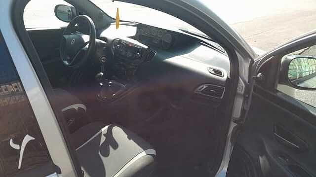 Lancia Ypsilon 1.2 69 CV 5 porte Elefantino
