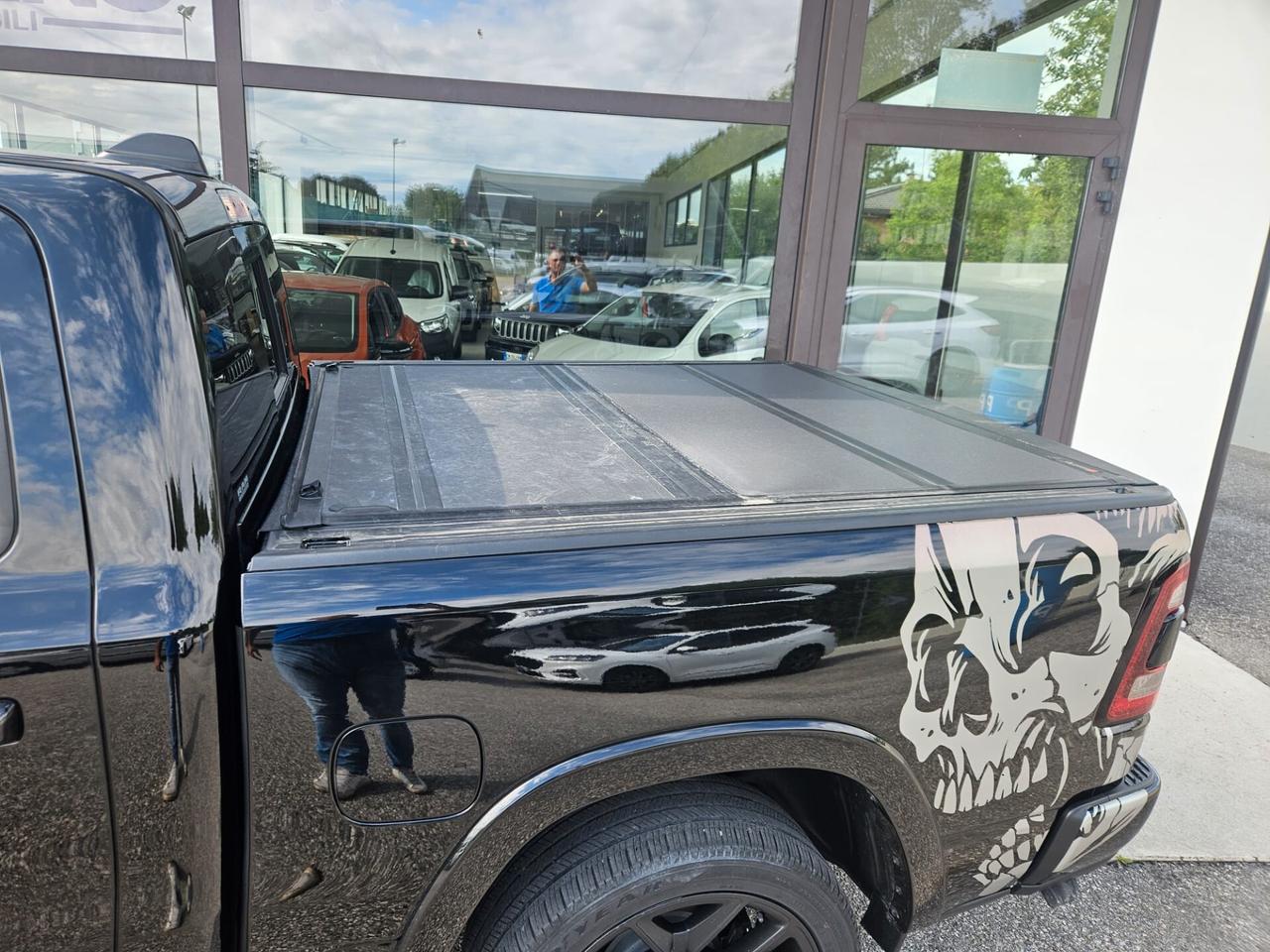Dodge RAM 1500 5.7 GPL V8 Laramie Night ** NO IVA ESPOSTA **