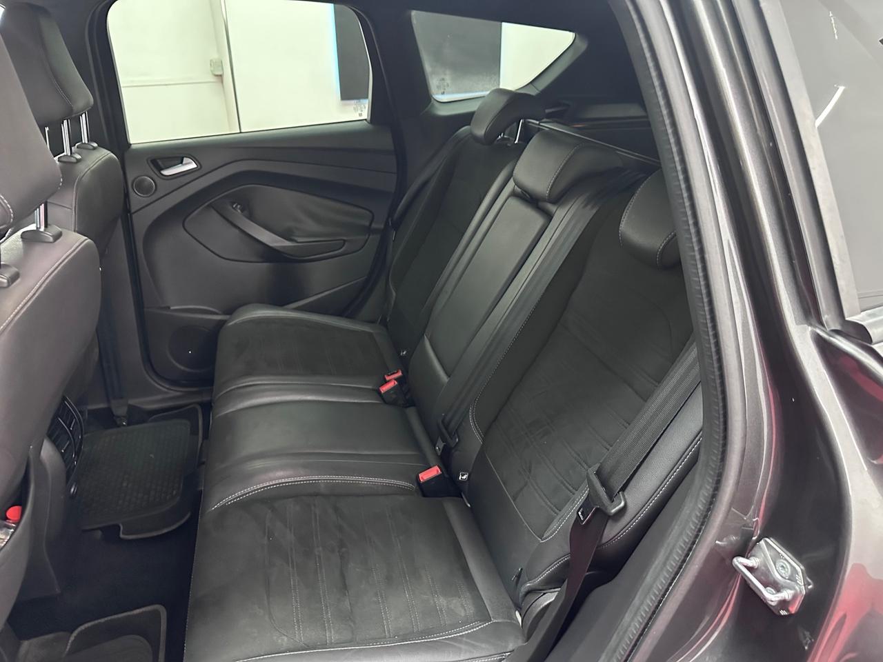 Ford Kuga 1.5 TDCI 120 CV S&S 2WD ST-Line