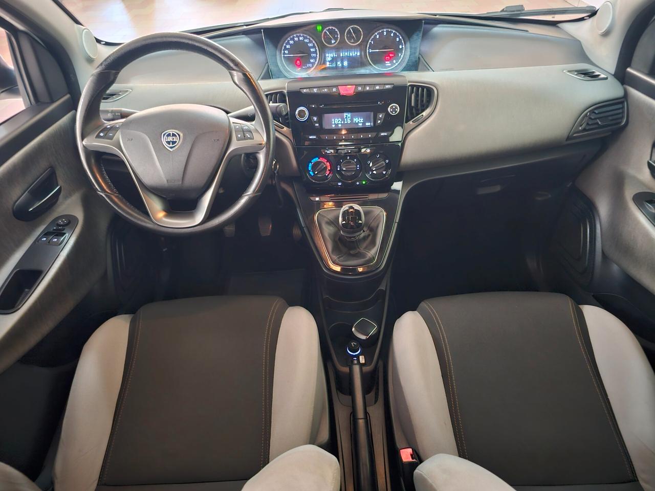 Lancia Ypsilon 0.9 TwinAir 85 CV 5 porte Metano Ecochic Gold