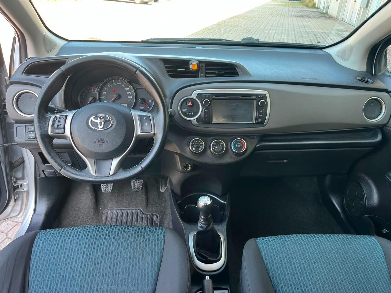 Toyota Yaris 1.0 5 porte Lounge *NEOPATENTATI*