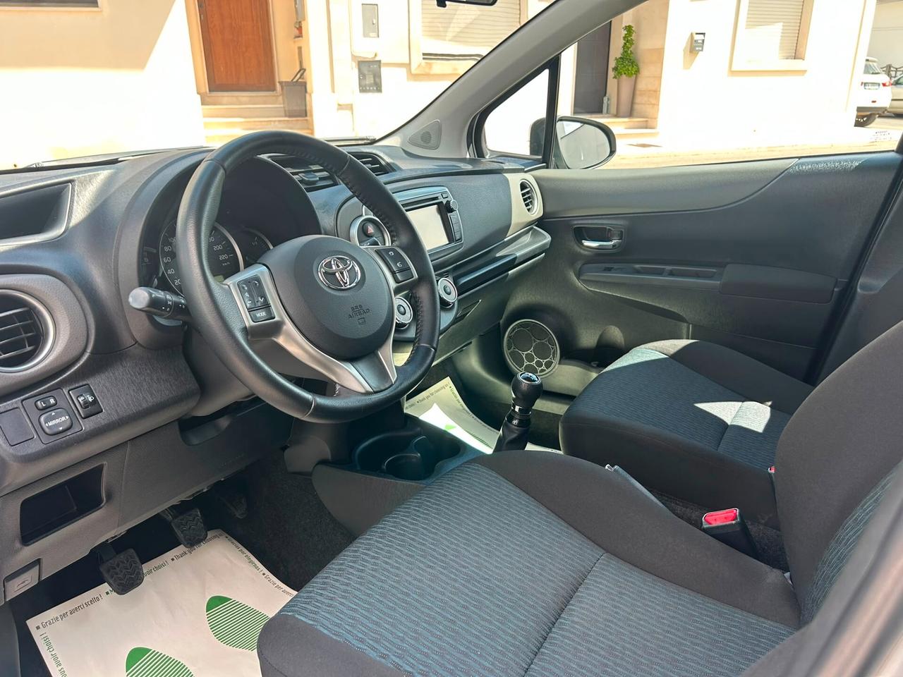 Toyota Yaris 1.0 51 Kw 5P LOUNGE RET. - 2012