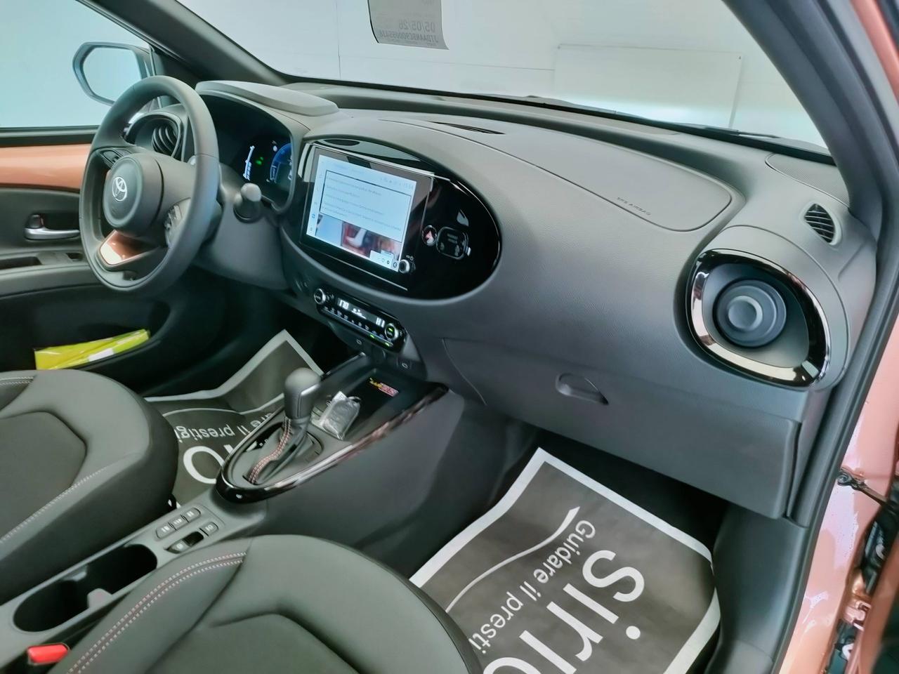 TOYOTA AYGO X HEV PREMIUM MC26