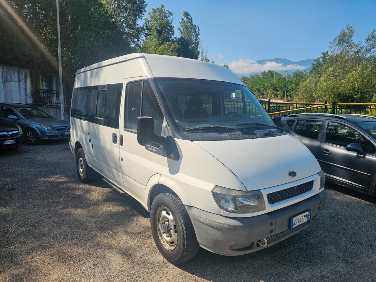 Ford Transit/Tourneo/Bus Transit 330 2.4 TD/120 cat PC Combi con pedana trasporto disabili 8 posti