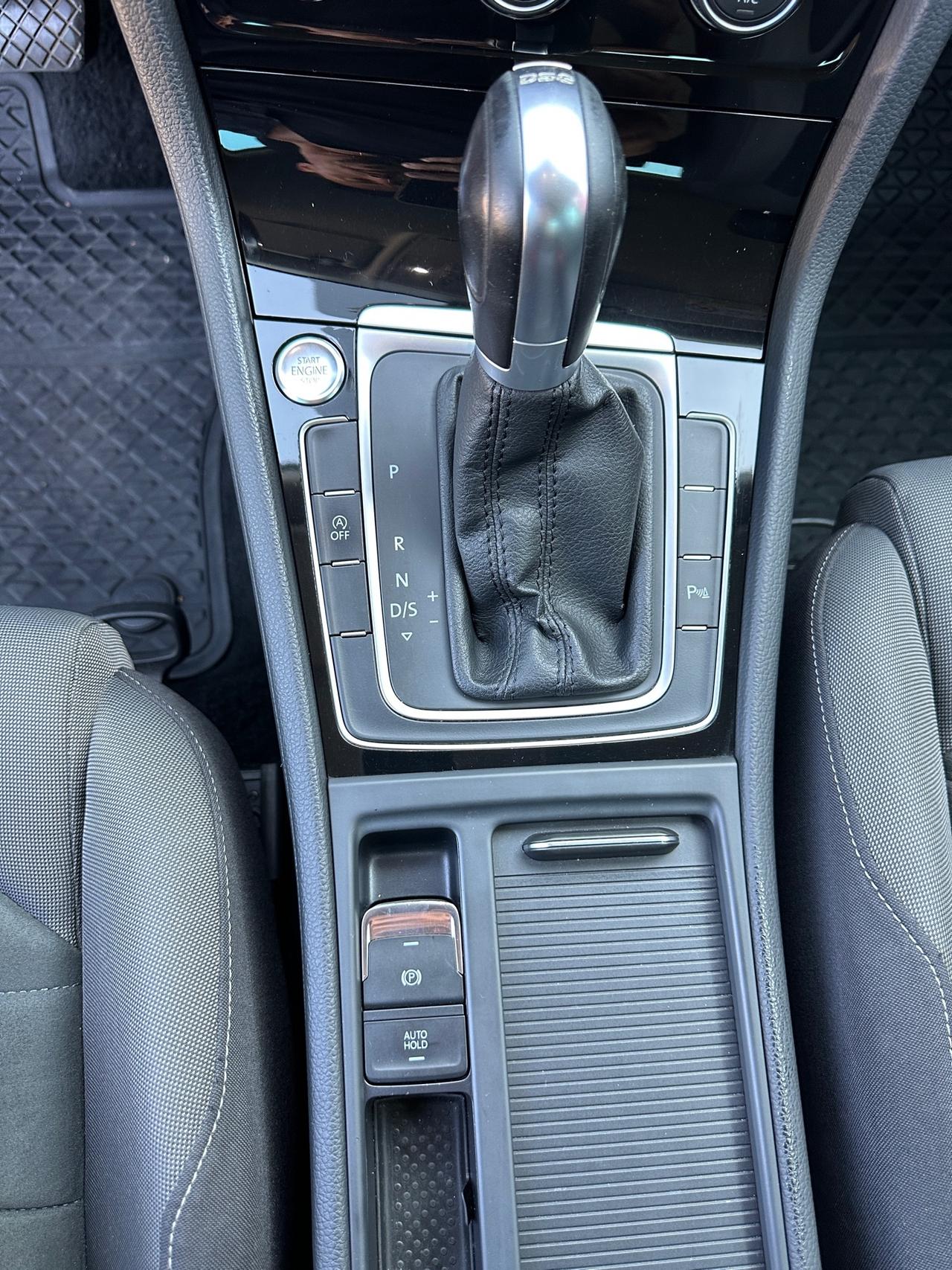 Volkswagen Golf 1.5 TGI DSG 5p. (Garanzia 24 Mesi)