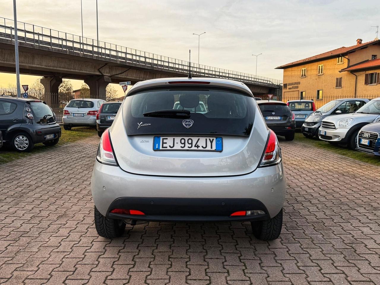 Lancia Ypsilon 1.2 69 CV 5 porte S&S Gold OK NEOPATENTATI