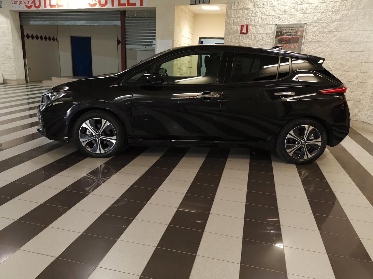 Nissan Leaf N-Connecta 40 kWh 06/2021